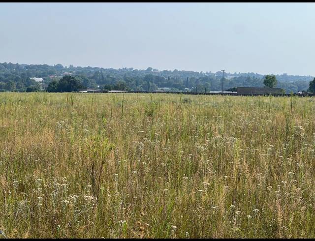 108,000M² VACANT LAND FOR SALE IN WONDERWATER
